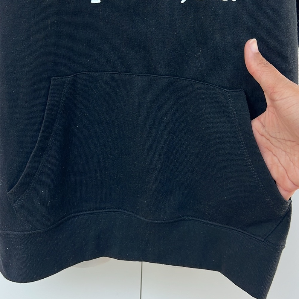 BLUENOTES | Black Sleeveless Vest Hoodie Sweater “Made in Canada “ - Picture 10 of 11